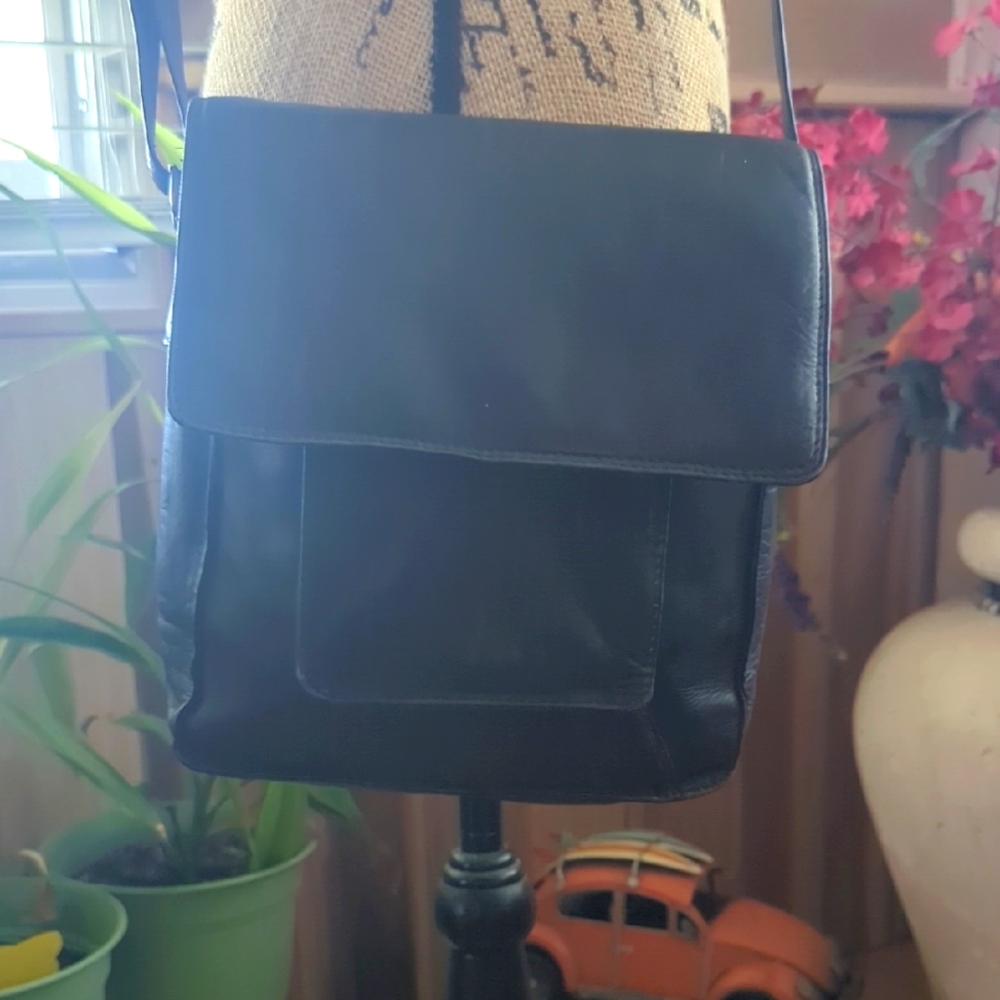 Tano Leather Crossbody